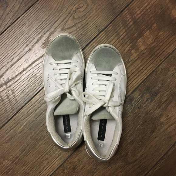 Steve Madden white sneakers - Picture 2 of 4